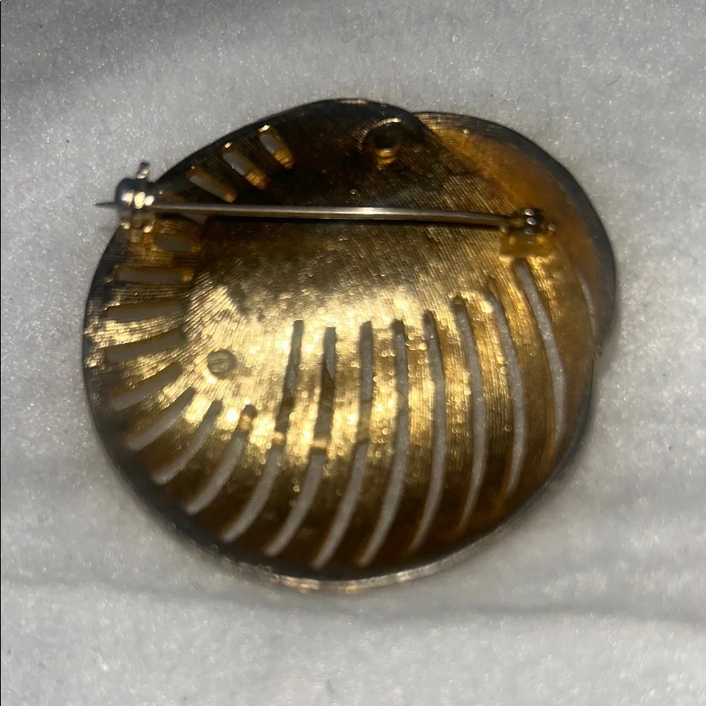 Vintage Elegant Gold tone Swirl Brooch #1012